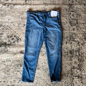 American Eagle Capri Jean